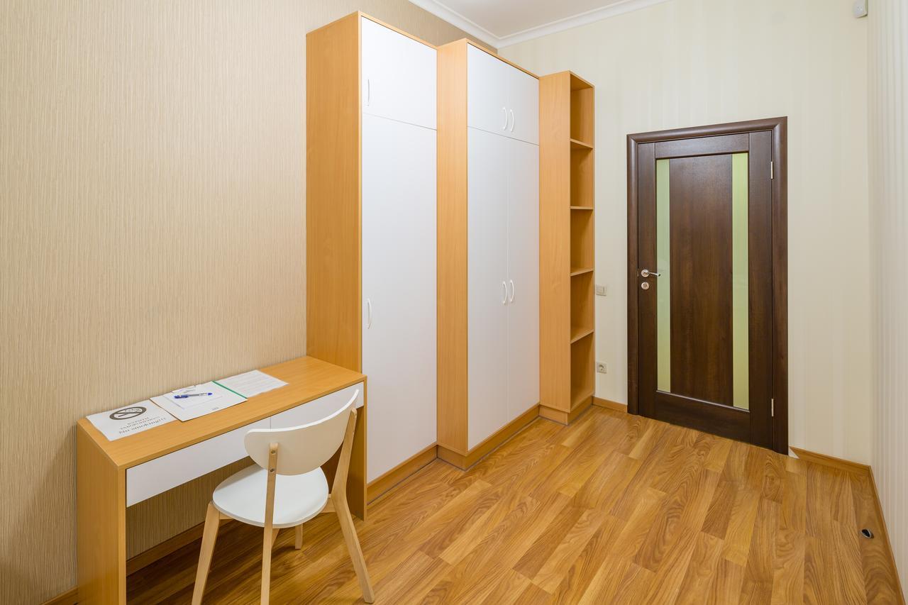 Apartment On Svobody Avenue 25 リヴィウ エクステリア 写真