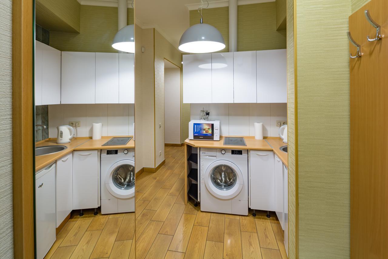 Apartment On Svobody Avenue 25 リヴィウ エクステリア 写真